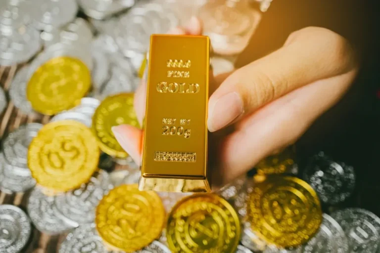 24-carat gold rate falls 1.4% this week amid strong US dollar and Fed’s hawkish stance