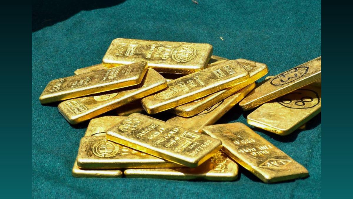 Gold Slumps Rs 1,150, Silver Declines Rs 300 - PTI